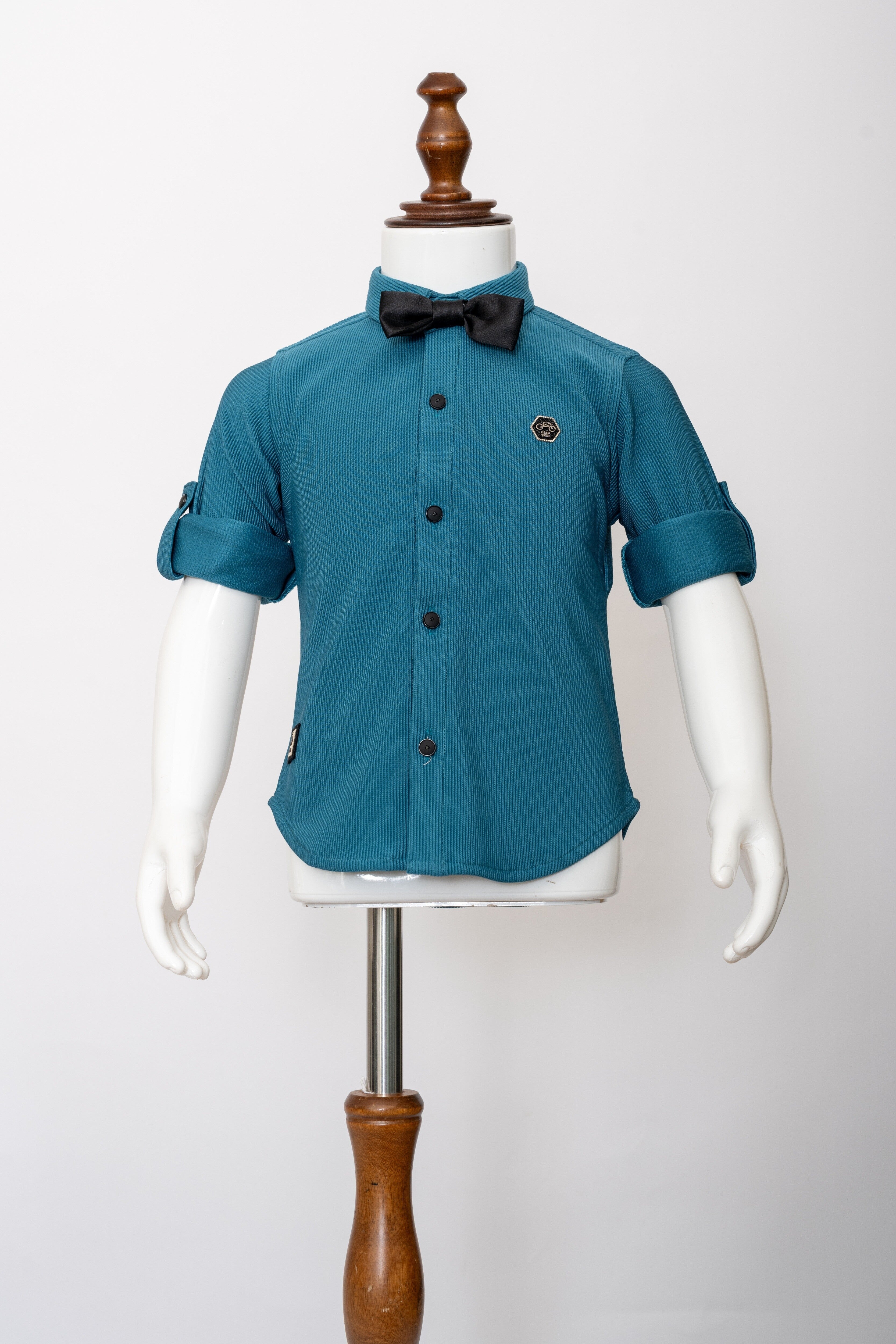 Gusto New Born Boys Full-Sleeve Collar Shirt with Bow